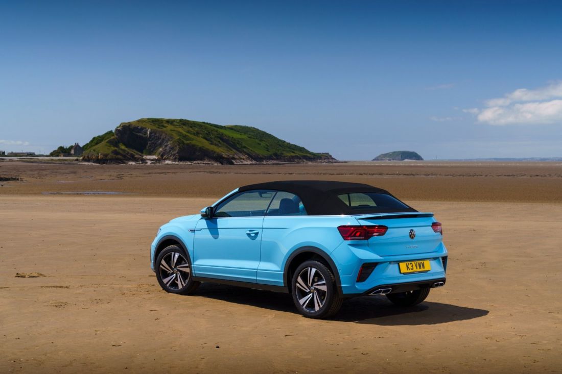 volkswagen-t-roc-light-blue