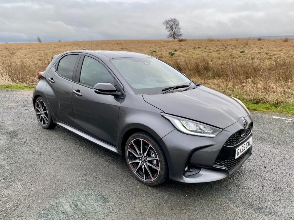 toyota-yaris-grey