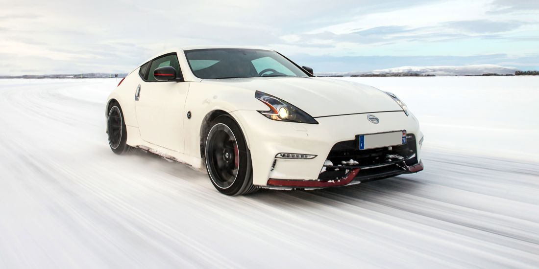 nissan-370Z-white