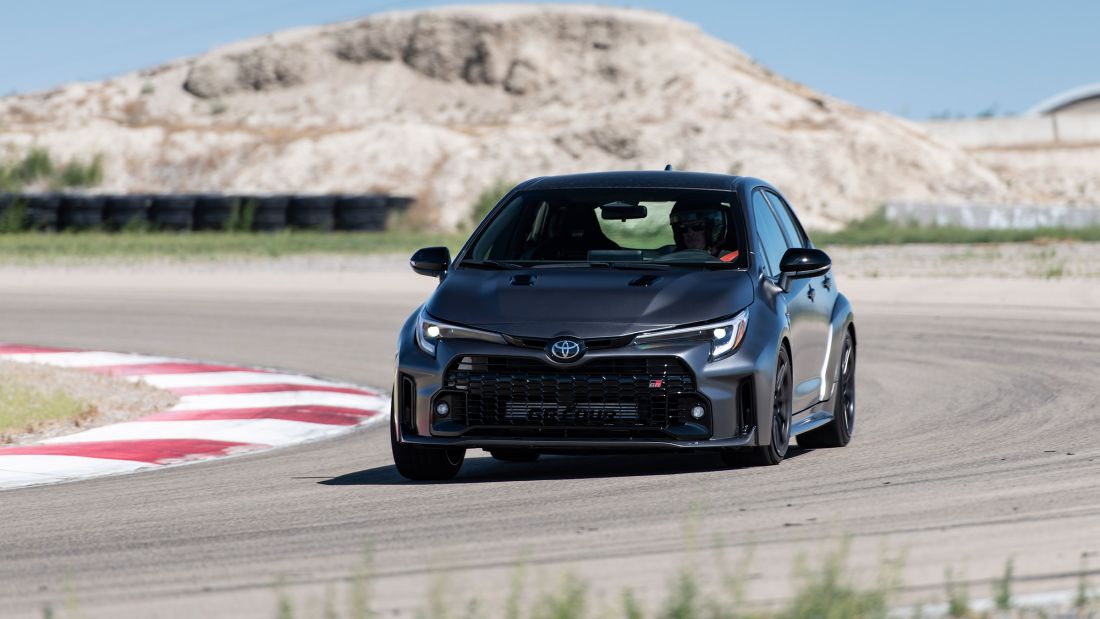 toyota-corolla-black