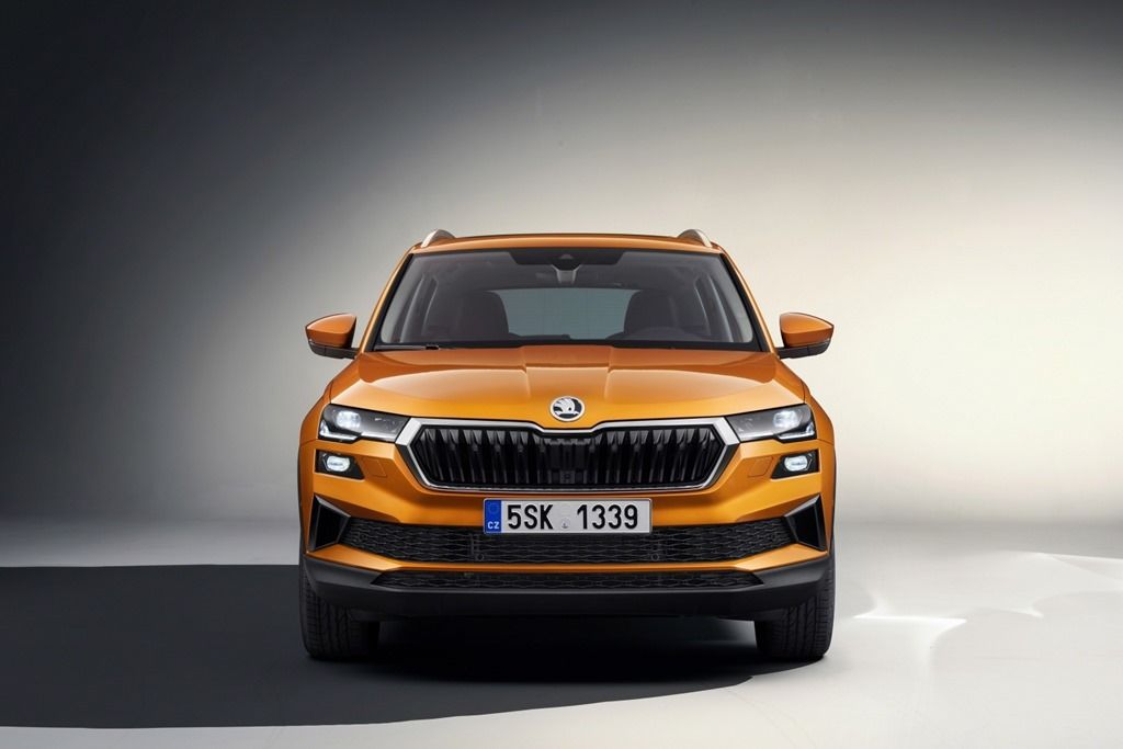skoda-karoq-yellow