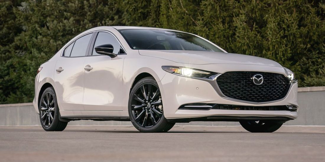 mazda3-whitish